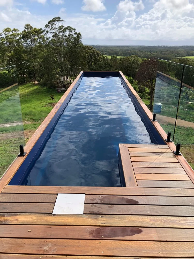 container-piscine.-_-shipping-container-pool-vue.webp